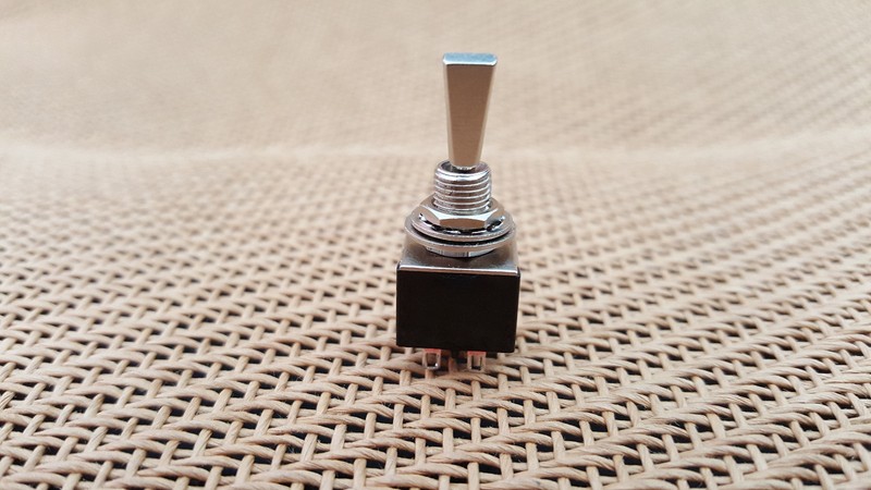 10pcs DPDT ON--ON Flat Shaft Car Toggle Switch for 3v 4.5v 6v 9v 12v 110v 250v gallery