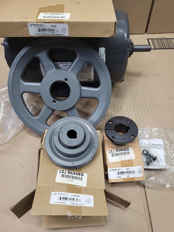 Dayton motor P56AF92A11 / 1.5 HP *NEW IN BOX* ADJ 1VP4058 / QTX1/2 SG BUSHING gallery