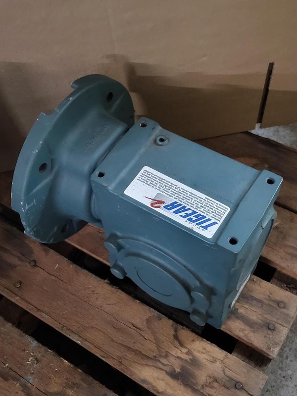 TIGEAR-2 Right Angle Worm Gear Reducer 26Q10L18 / 2.63 in Center Distance 180TC