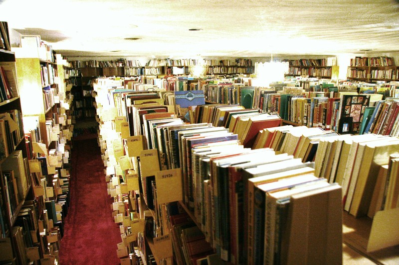 Successful AMAZON Business 100,000+ (80,000+ Cataloged) Books! gallery