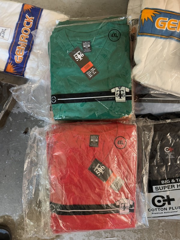 Lot Of 1000 Plain Quality T-shirts/v-neck + 200 A-shirt + 200 Durag gallery