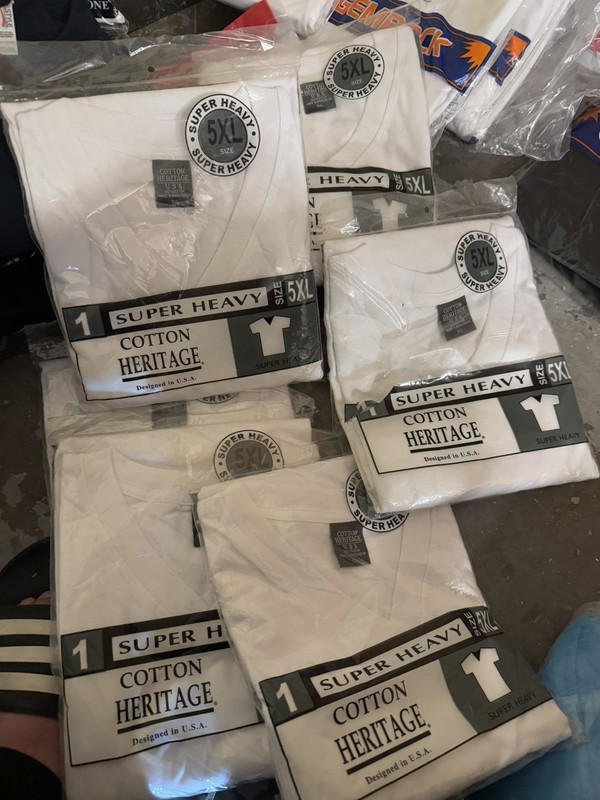 Lot Of 1000 Plain Quality T-shirts/v-neck + 200 A-shirt + 200 Durag gallery