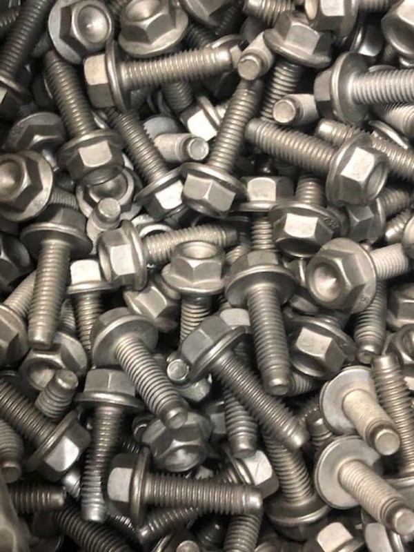 100 – M5-.8×17.65 Metric Hex Flange Bolts coated matpoint screw