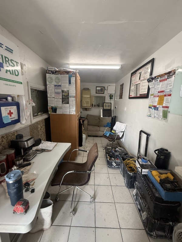 Stone Fabrication Shop Setup For Sale – Forklift & Machinery Included gallery